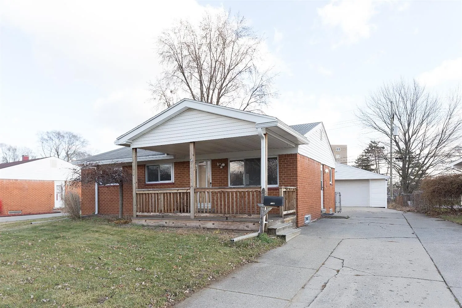 1148 Laurel Ave photo 1