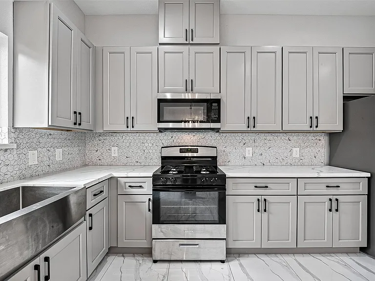 5027 Dickens Rd #A — Photo 14