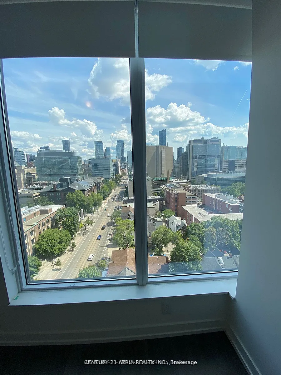 Building Photo - 203 College St #1307