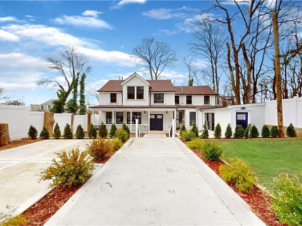 67 Brewster St, Staten Island, NY 10304