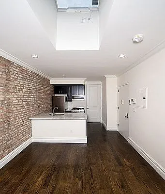 Rented by Avenues Real Estate | media 13