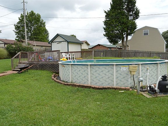 2nd image of 610 Cottonwood Dr