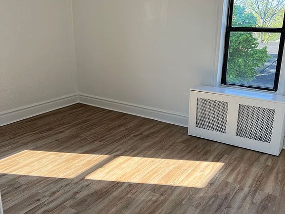 4th image of 214 Glenwood Ave APT 409