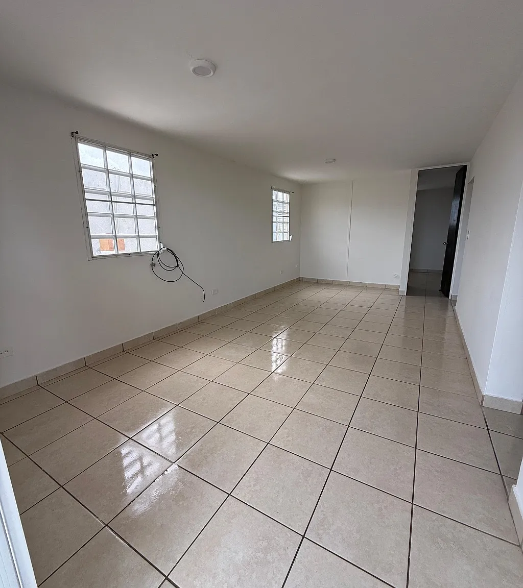 2 bed, 1.0 bath, 927 sqft, $1,000 — Photo 4