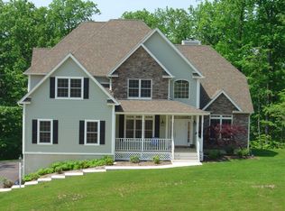 173 Shagbark Ln, Hopewell Junction, NY 12533