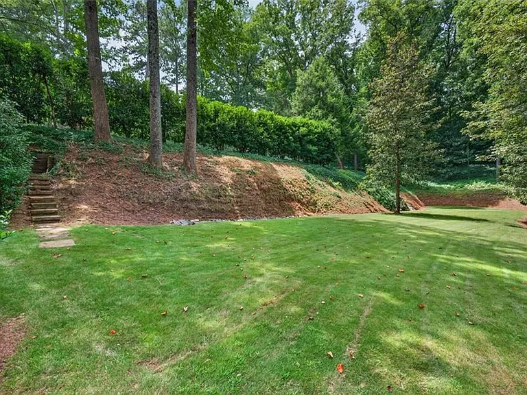 140 Valley Rd NW — Photo 10