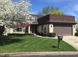 2552 E Haverhill Ct, Arlington Heights, IL 60004