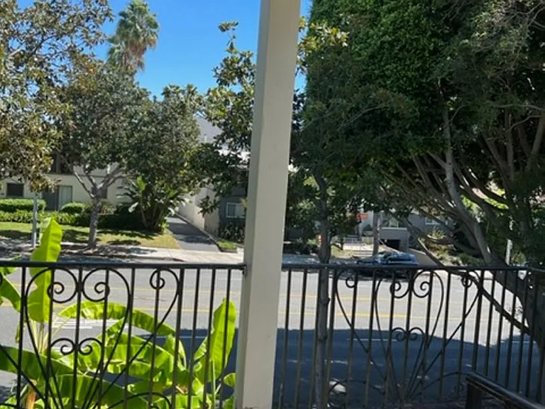 1227 N Crescent Heights Blvd — Photo 2