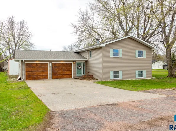 1141 Vermillion St, Centerville, SD 57014