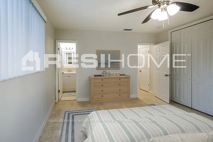 8954 SW 53rd St — Photo 6