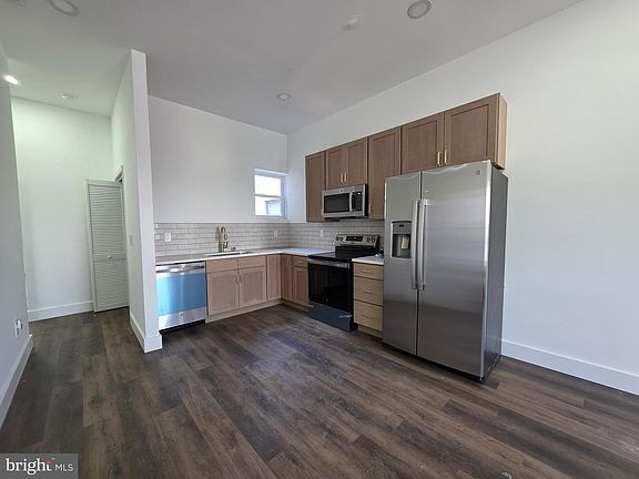 2nd image of 1520 S 22nd St #2