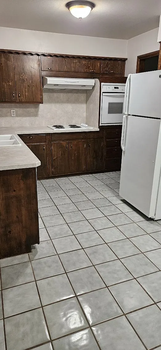 3 bed, 1.5 bath, 1268 sqft, $1,350 — Photo 2