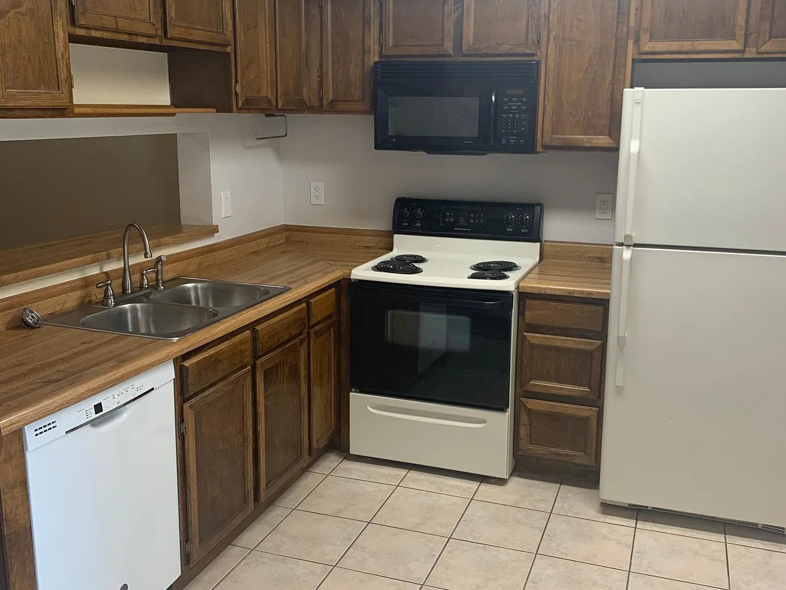 2 bed, 1150 sqft, $1,700 — Photo 3
