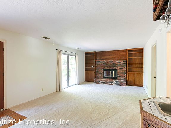 3rd image of 1158 Monte Vista Dr
