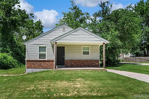 201 Becker Dr Photo 1