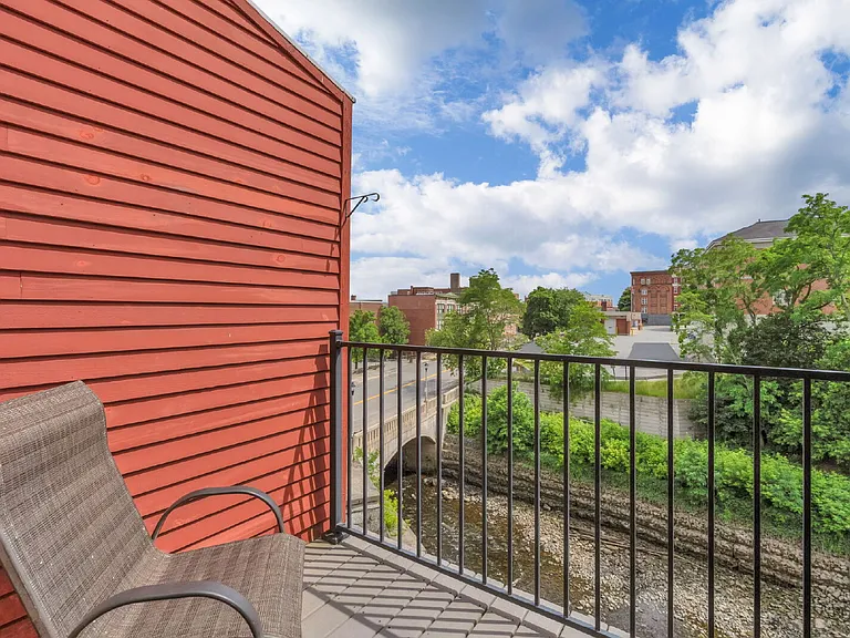 112 Franklin St #C2 — Photo 7
