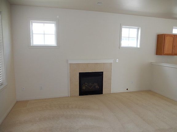 2nd image of 732 SE Heron Dr