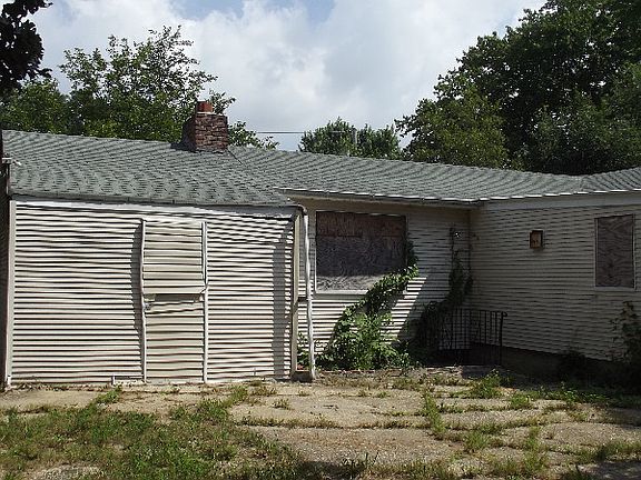 3rd image of 92 Glenmalure St
