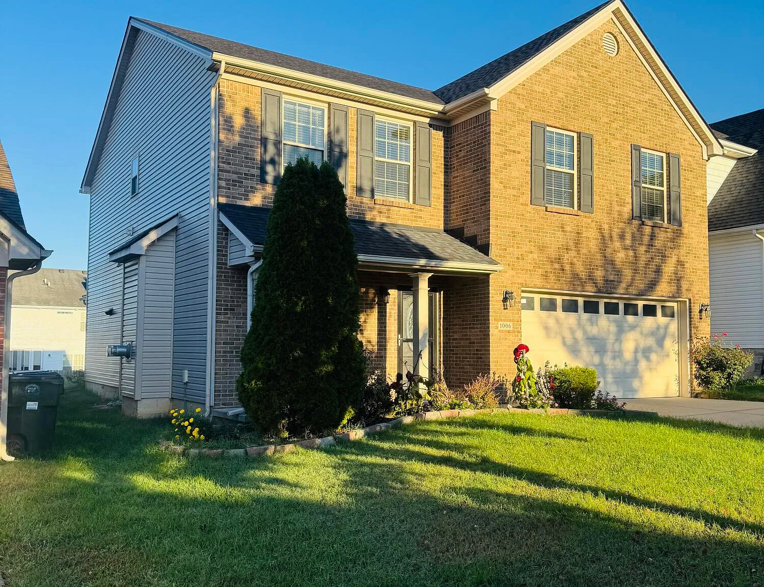4 bed, 2.5 bath, 2012 sqft, $2,500 — Photo 3