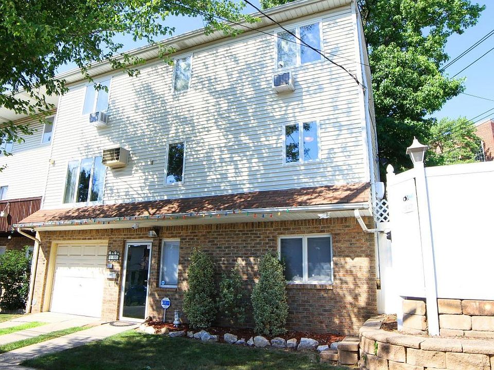 1st image of 3 Montvale Pl