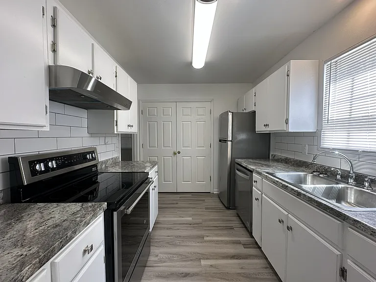 4320 Lexington Way — Photo 9