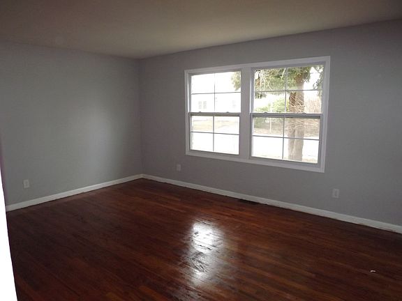 2nd image of 108 Livingston Ave