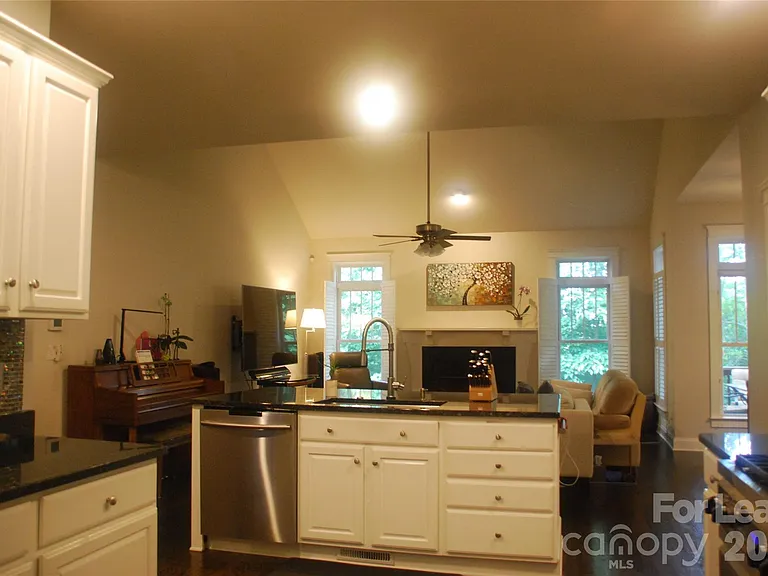 14 Dianthus Dr — Photo 4