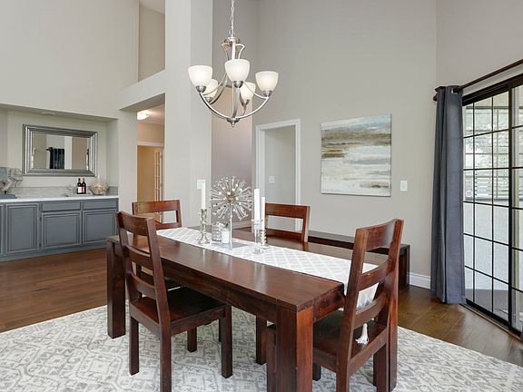 5th image of 362 Jacaranda Dr