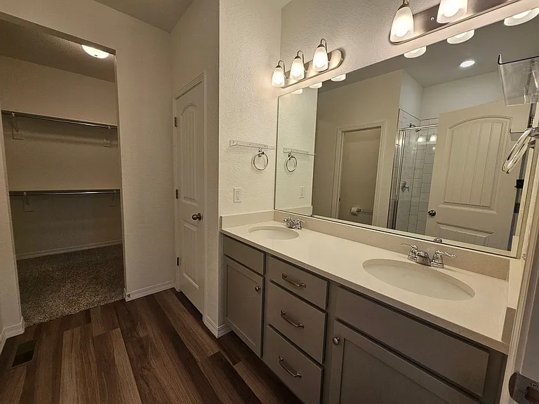 10450 Summer Ridge Dr — Photo 16