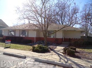 411 N Center St, Gridley, IL 61744