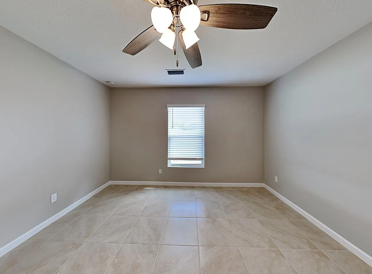 3 bed, 1222 sqft, $1,560 — Photo 2