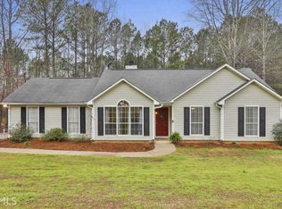 320 Winchester Dr, Sharpsburg, GA 30277