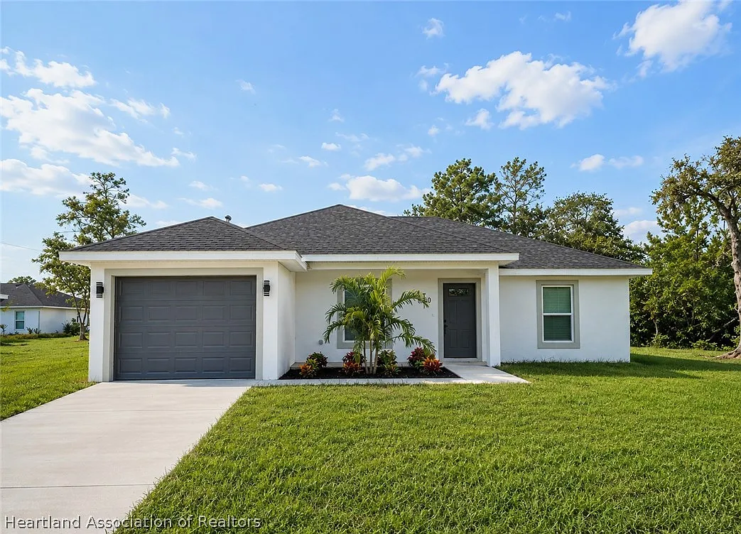 3 bed, 2.0 bath, 1304 sqft, $1,775 — Photo 1