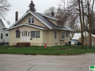 703 9th St, Sibley, IA 51249