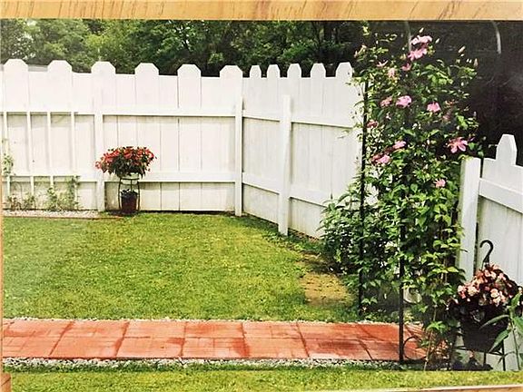5th image of 746 Melody Ln