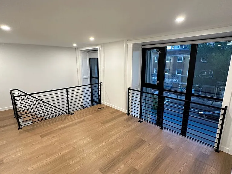 400 York Rd #207 — Photo 5