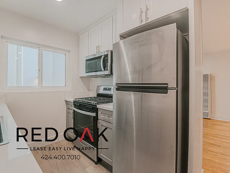 120 S Oxford Ave #8 — Photo 7