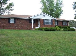 25 Hickory Cir, Rossville, GA 30741