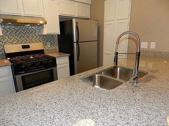 5th image of 4017 Victory Dr APT 119