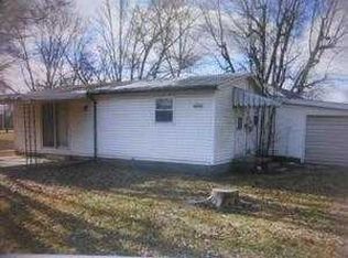 511 Sycamore Ave, Newton, IL 62448