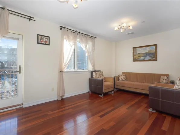 2874 Brighton 3rd Street image 10 of 32