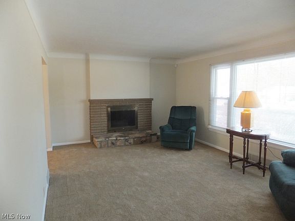 3rd image of 451 Forsythe Blvd