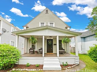 824 Crescent St NE, Grand Rapids, MI 49503