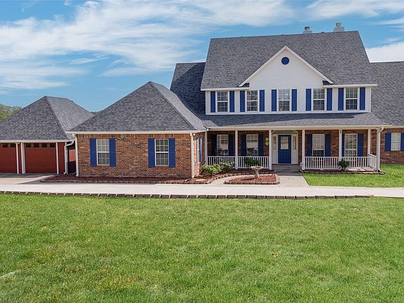 3rd image of 47 Preakness Place Rd