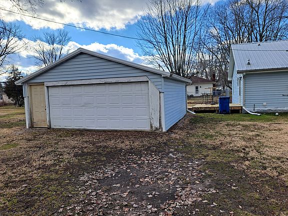 4th image of 409 W Highland Ave