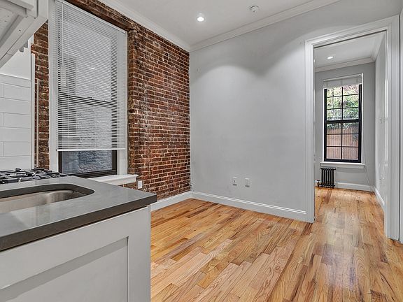 4th image of 529 E 83rd St #1C