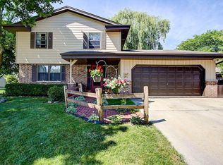 6815 S Ash St, Oak Creek, WI 53154
