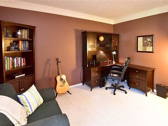 3rd image of 24379 Woodside Dr