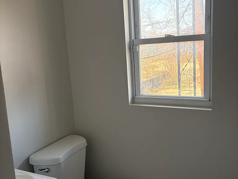 1200 Glyndon Ave — Photo 13