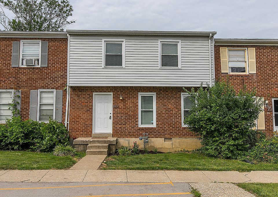 1st image of 215 Hedgewood Ct